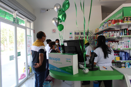 Farmacias Live y Consultorio Médico, CHAVARRÍA.